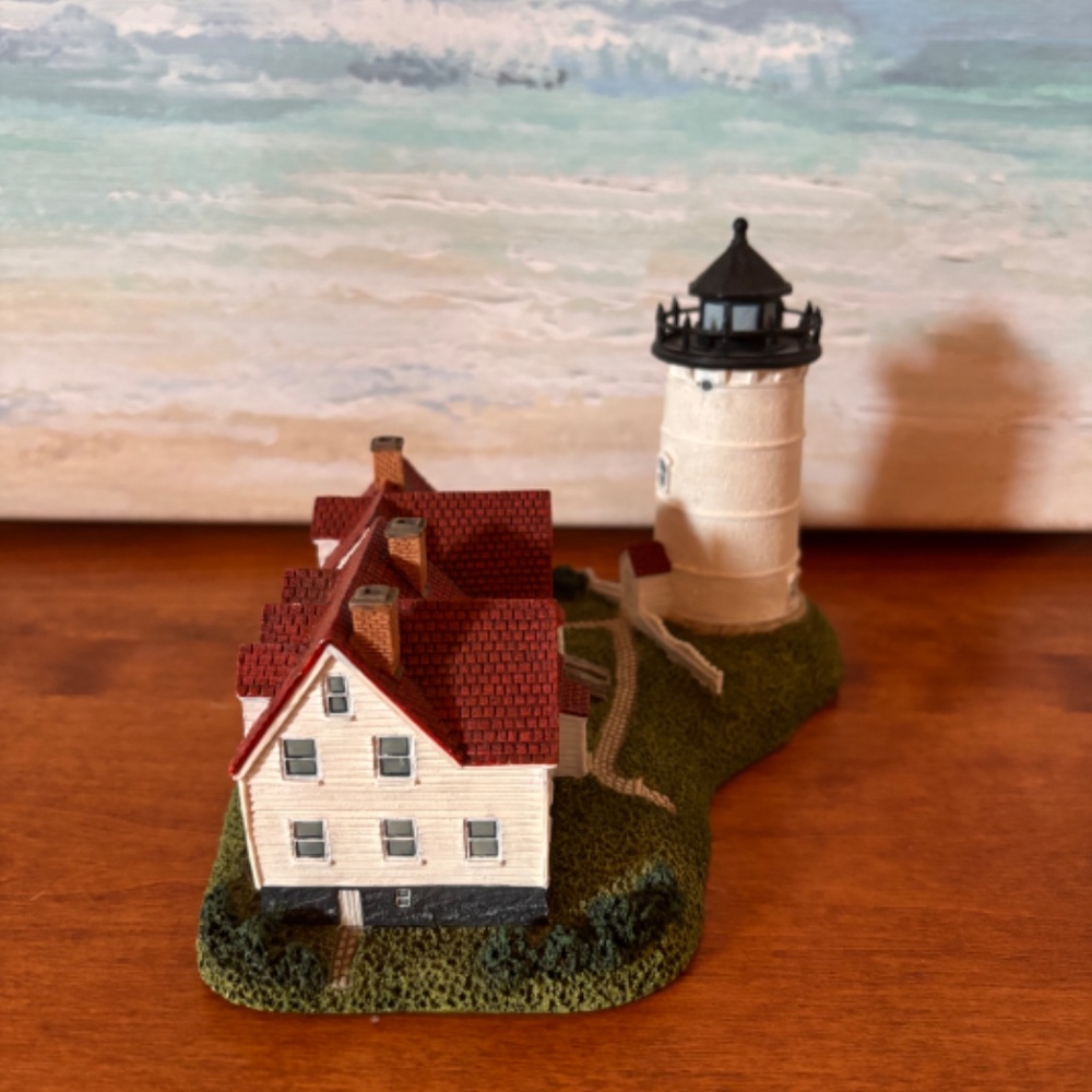 Nobska, MA Harbour Lights Lighthouse Figurine - Picture 5 of 6